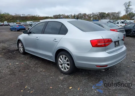 2015 Volkswagen Jetta 1.8T Se z USA, uszkodzony, nr VIN 3VWD17AJ4FM282855